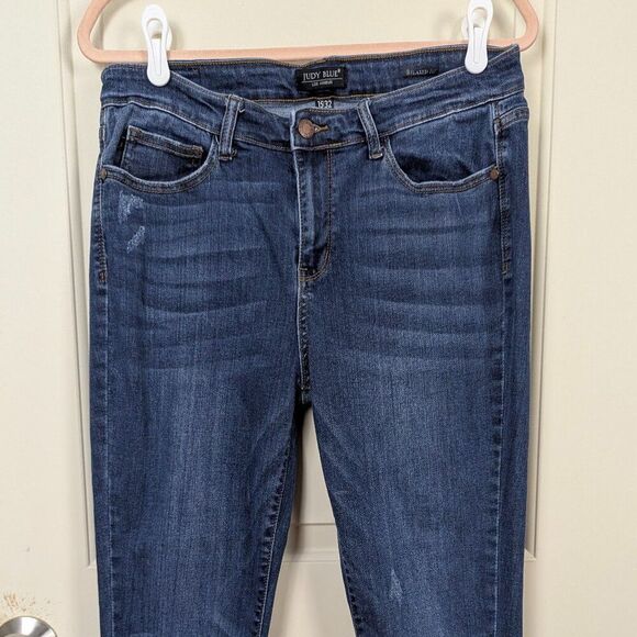 Judy Blue | Women's Medium Wash High-Rise Relaxed Fit Jeans Size 32 - Picture 4 of 8
